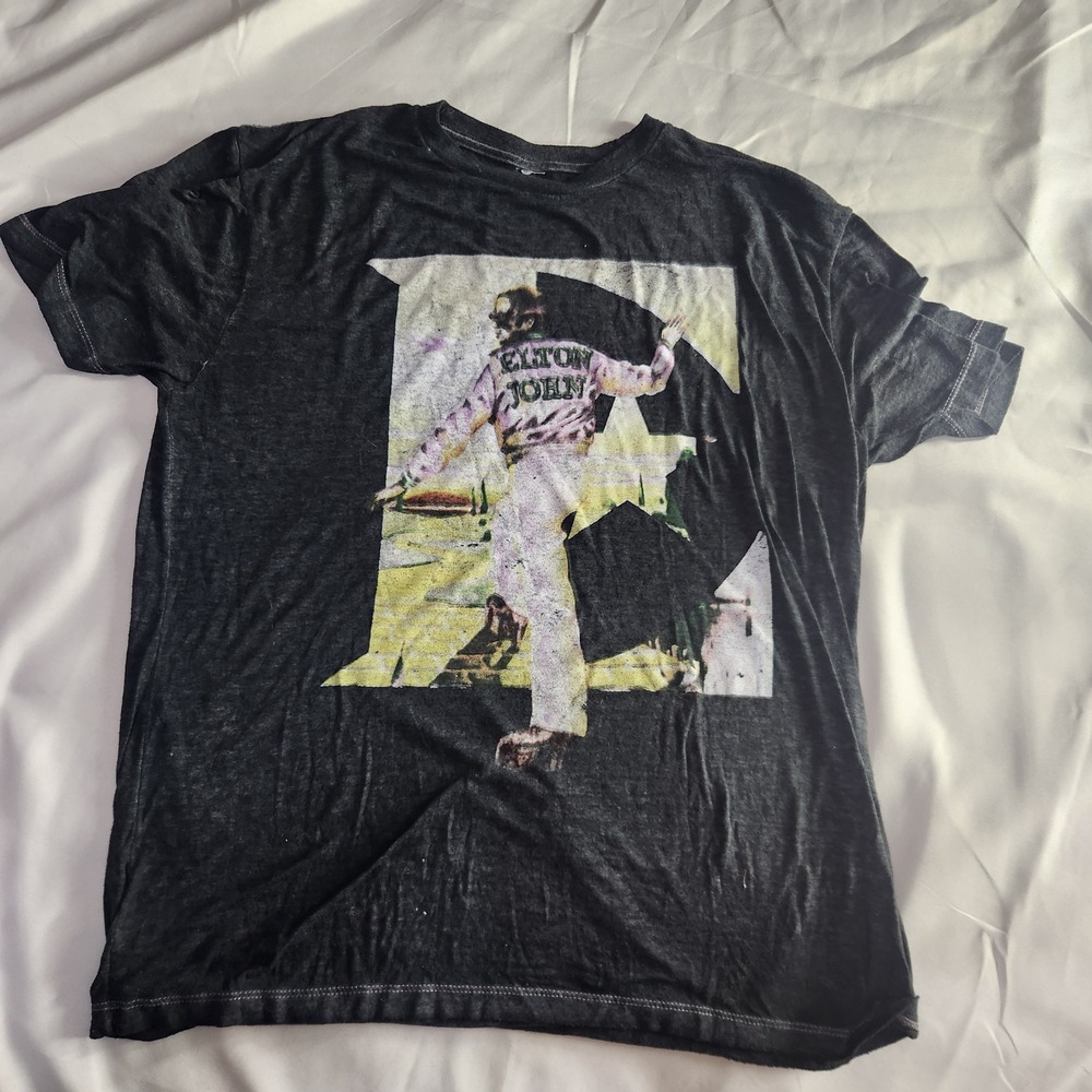Elton John Farewell Tour T-Shirt Yellow Brick Road Graphic Tee L